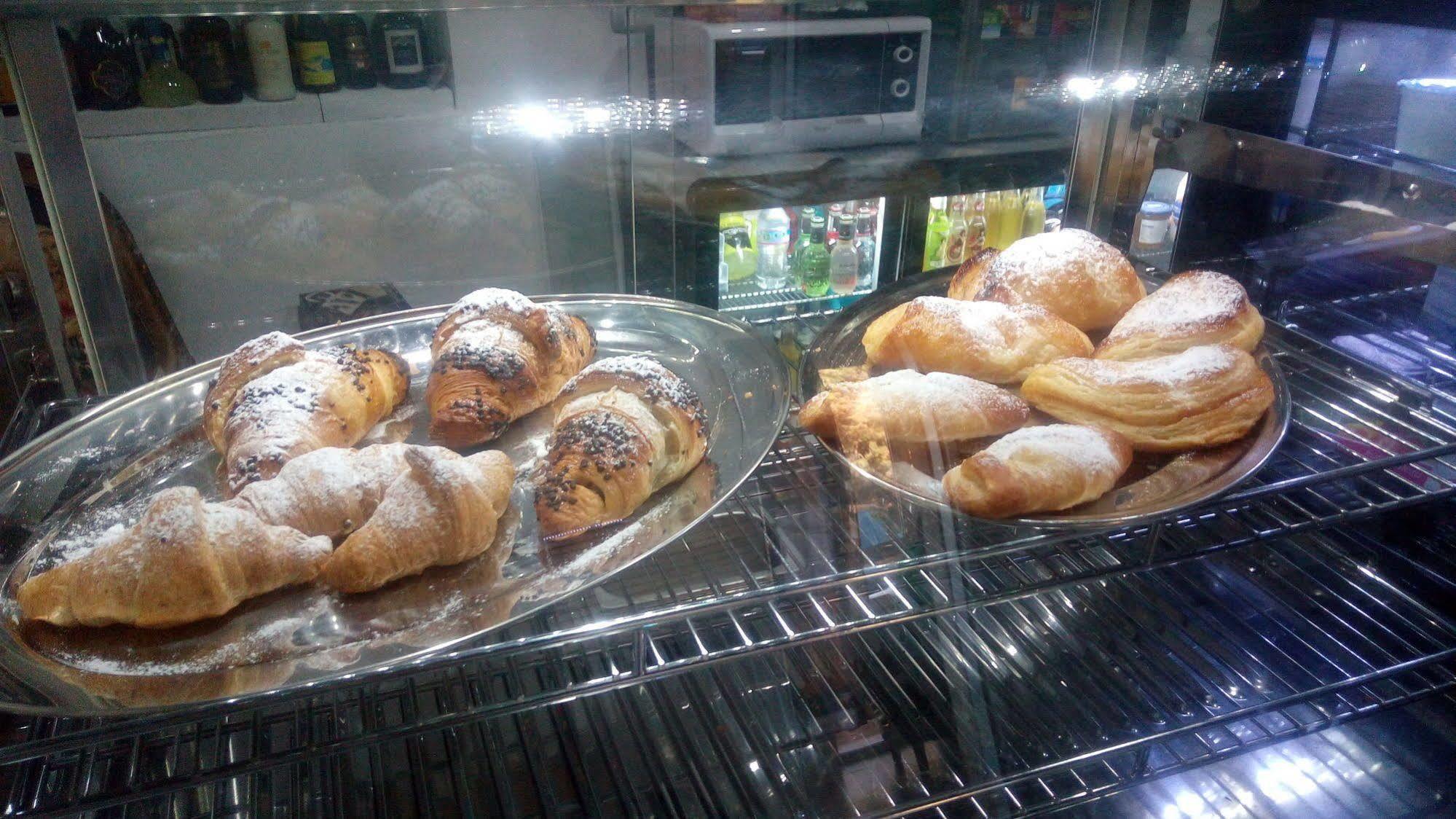 桃金娘与玫瑰酒店 阿雷内拉 外观 照片